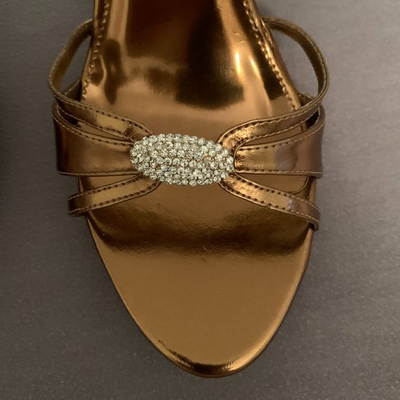 Sizzle by Coloriffics Monterrey Platform Sandal, Bronze, Size 8.5M - Picture 2 of 10